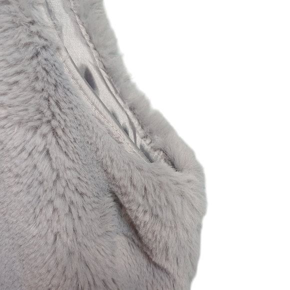 Carmin Women's Gray Faux Fur Vest - Size Large, Soft and Stylish - Picture 7 of 10